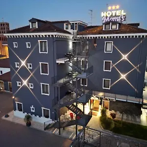 3* Hotel Momi's